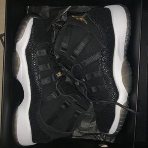 Jordan retro 11 heiress black stingray size 7.5